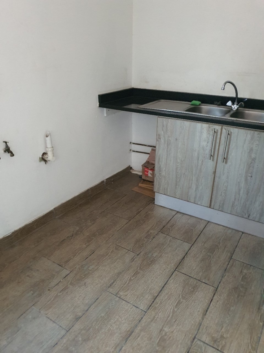To Let 4 Bedroom Property for Rent in Azalea Park Eastern Cape